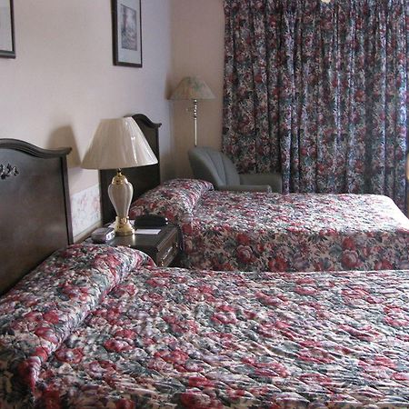 Chipican Motel Сарния Экстерьер фото