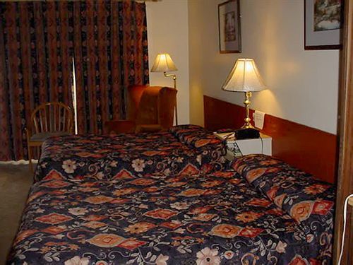 Chipican Motel Сарния Экстерьер фото
